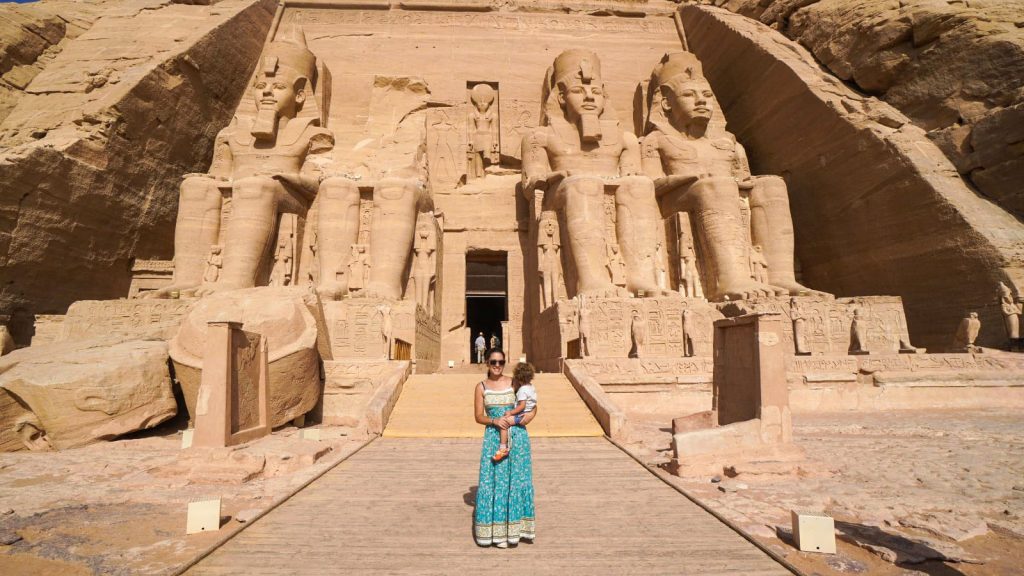 Templo ramses II Abu Simbel como llegar donde alojarse precios horarios