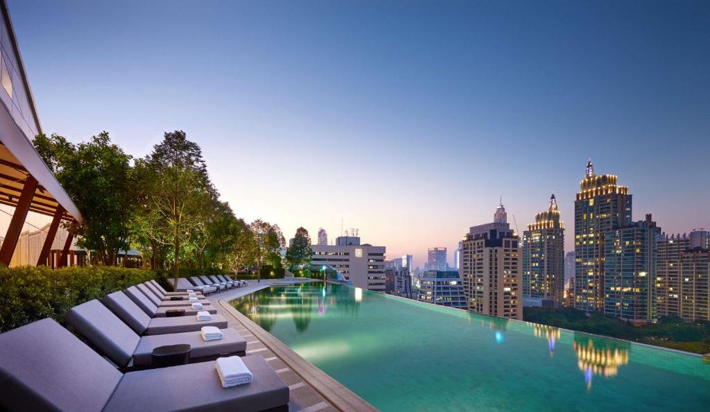 hotel con vistas infinitas en bangkok